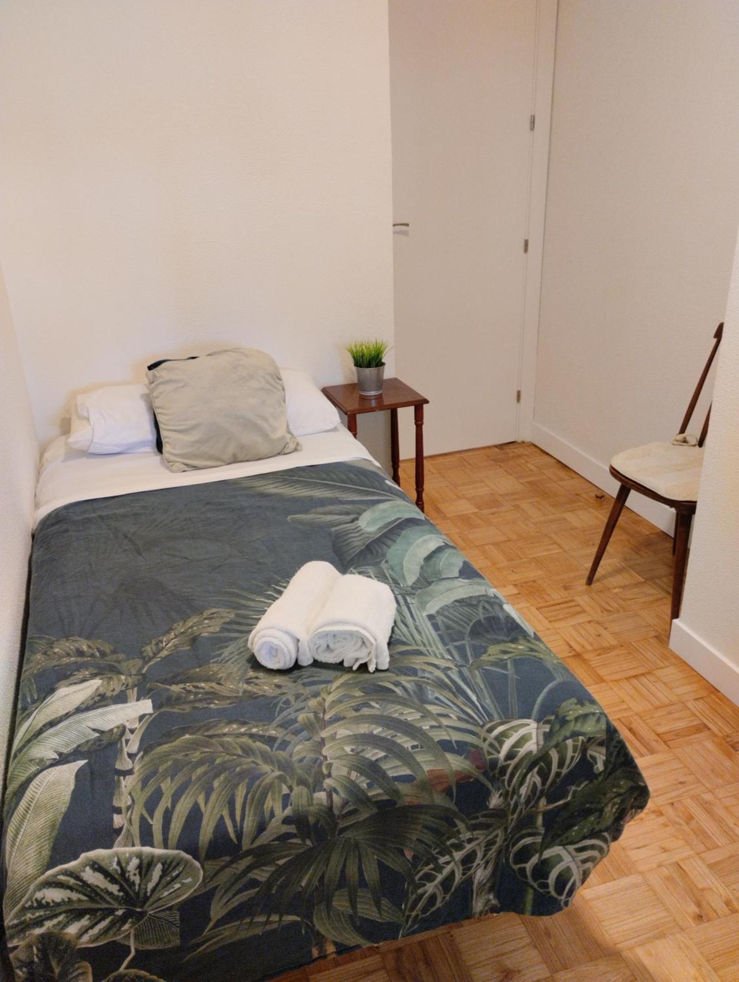 Habitacion Confort En Chamartin Madrid Ngoại thất bức ảnh