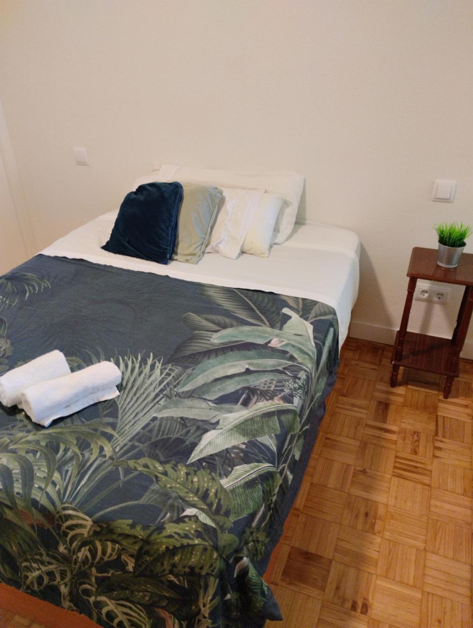 Habitacion Confort En Chamartin Madrid Ngoại thất bức ảnh