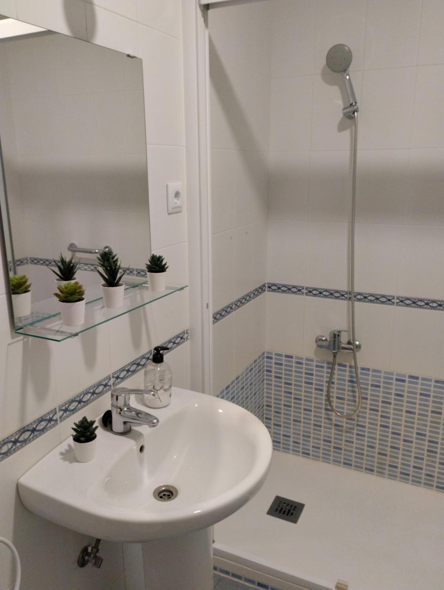 Habitacion Confort En Chamartin Madrid Ngoại thất bức ảnh
