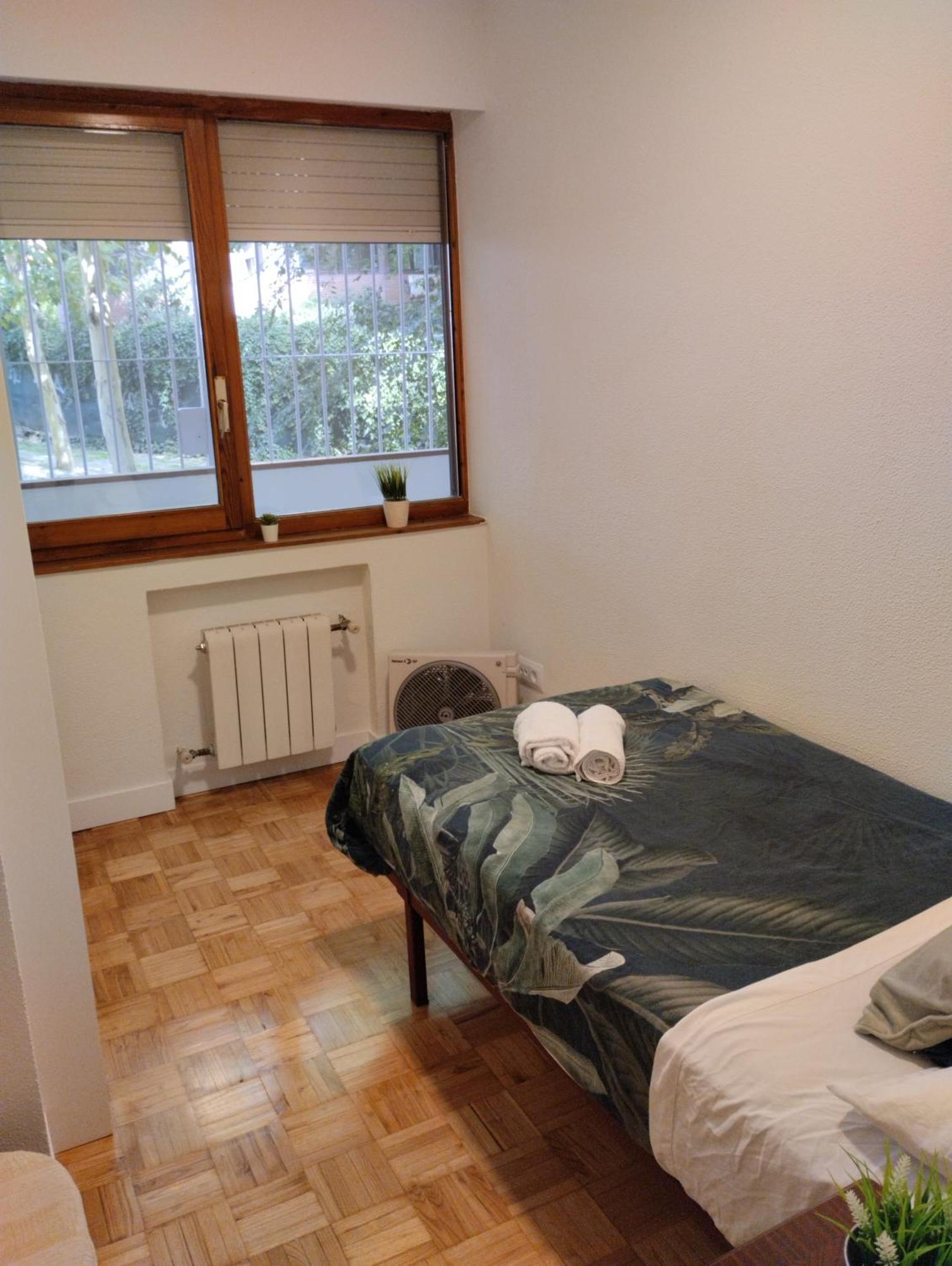 Habitacion Confort En Chamartin Madrid Ngoại thất bức ảnh